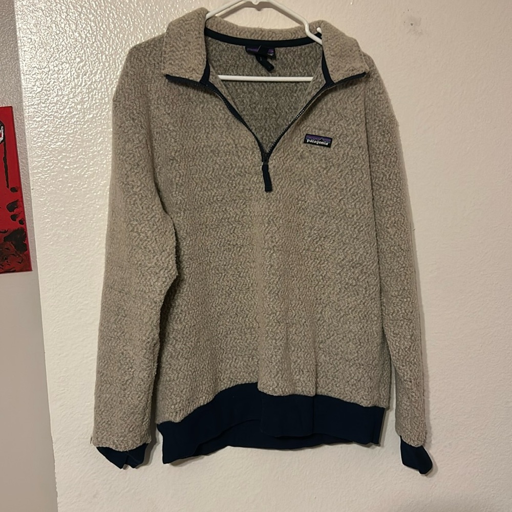 Patagonia L Sweater